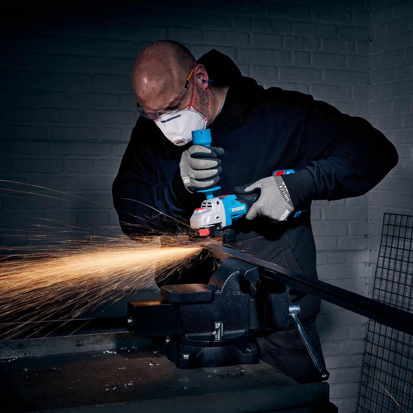 Erbauer Angle Grinder Cordless 18V 4Ah Li-ion ERI1082GRD 115mm Brushless Compact - Image 2