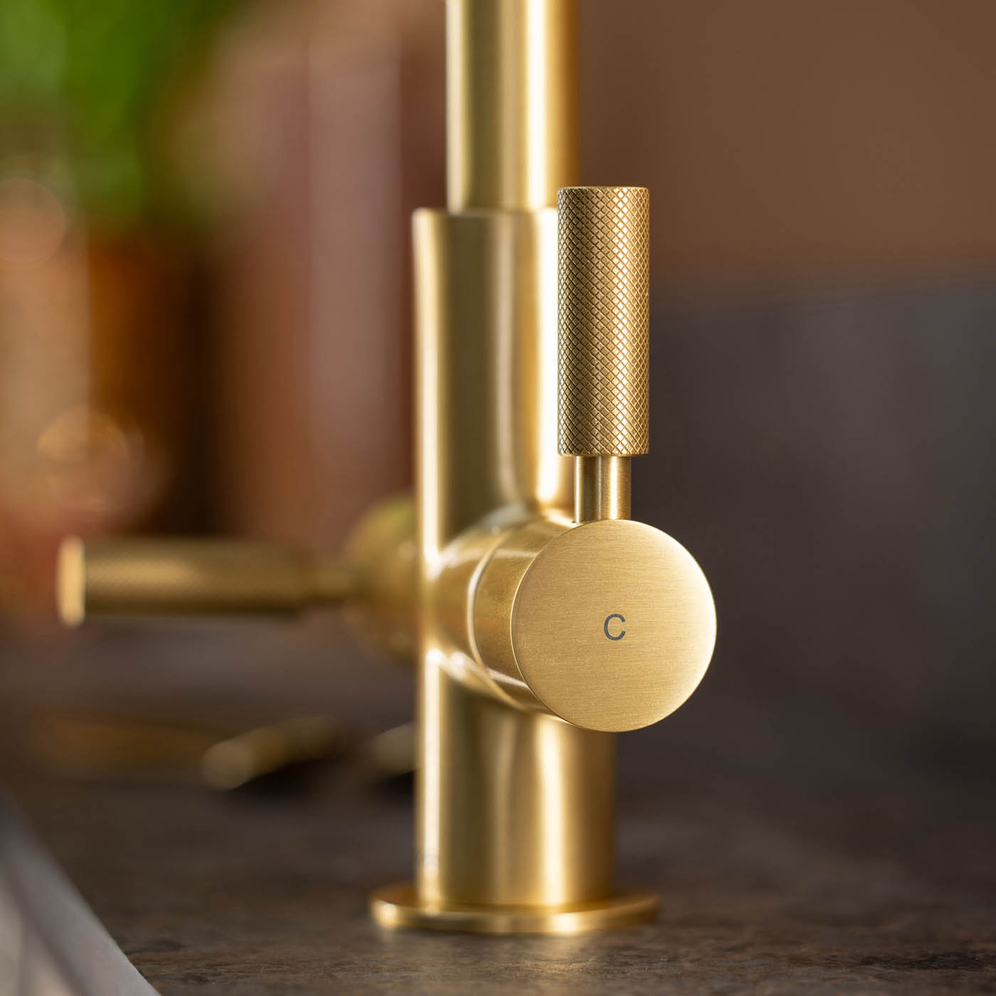 Abode Kitchen Sink Tap Mono Mixer Brass Effect Dual Lever Swivel Spout Faucet - Image 5