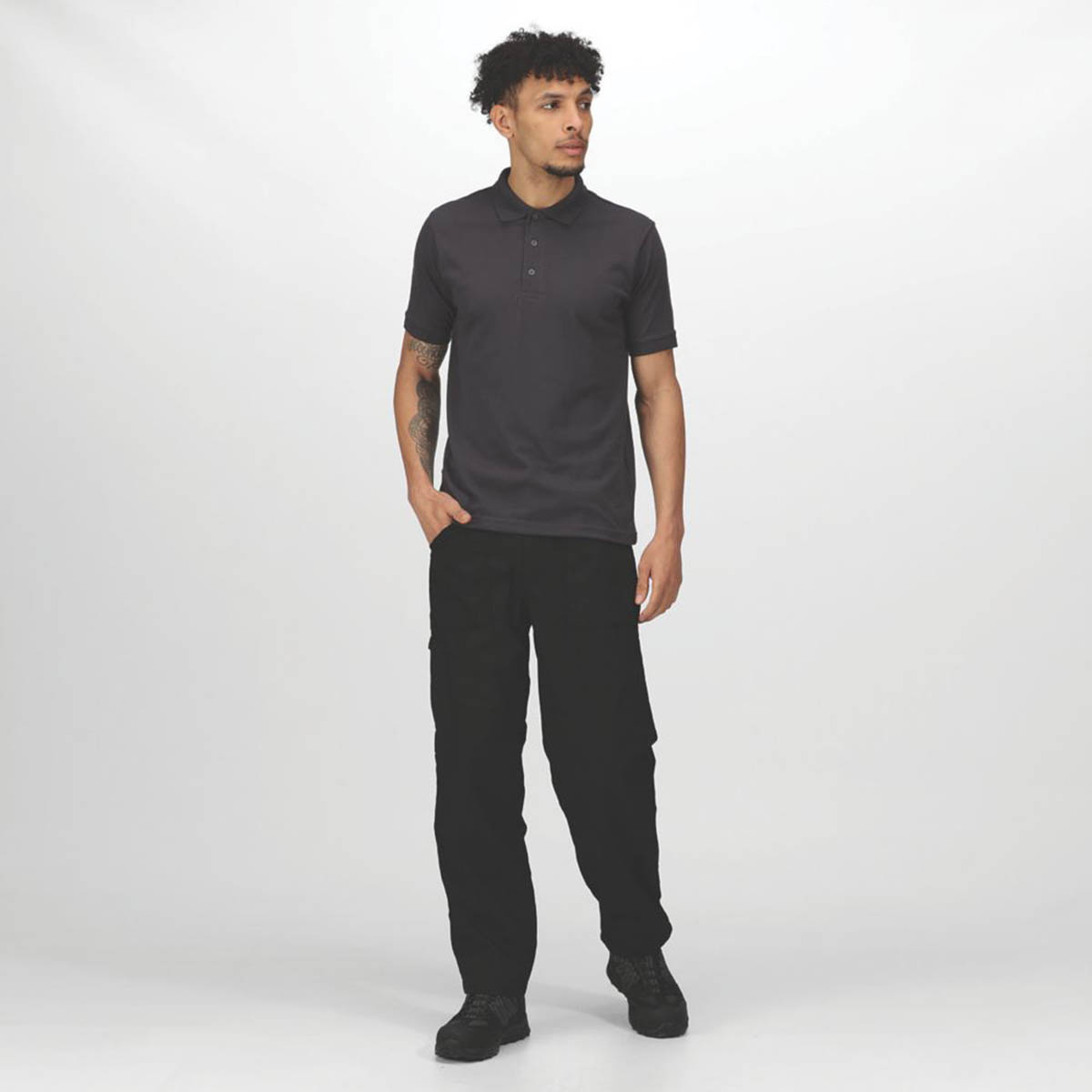 Regatta Work Trousers Mens Classic Fit Black Multi Pockets Cargo 32W 33L - Image 5