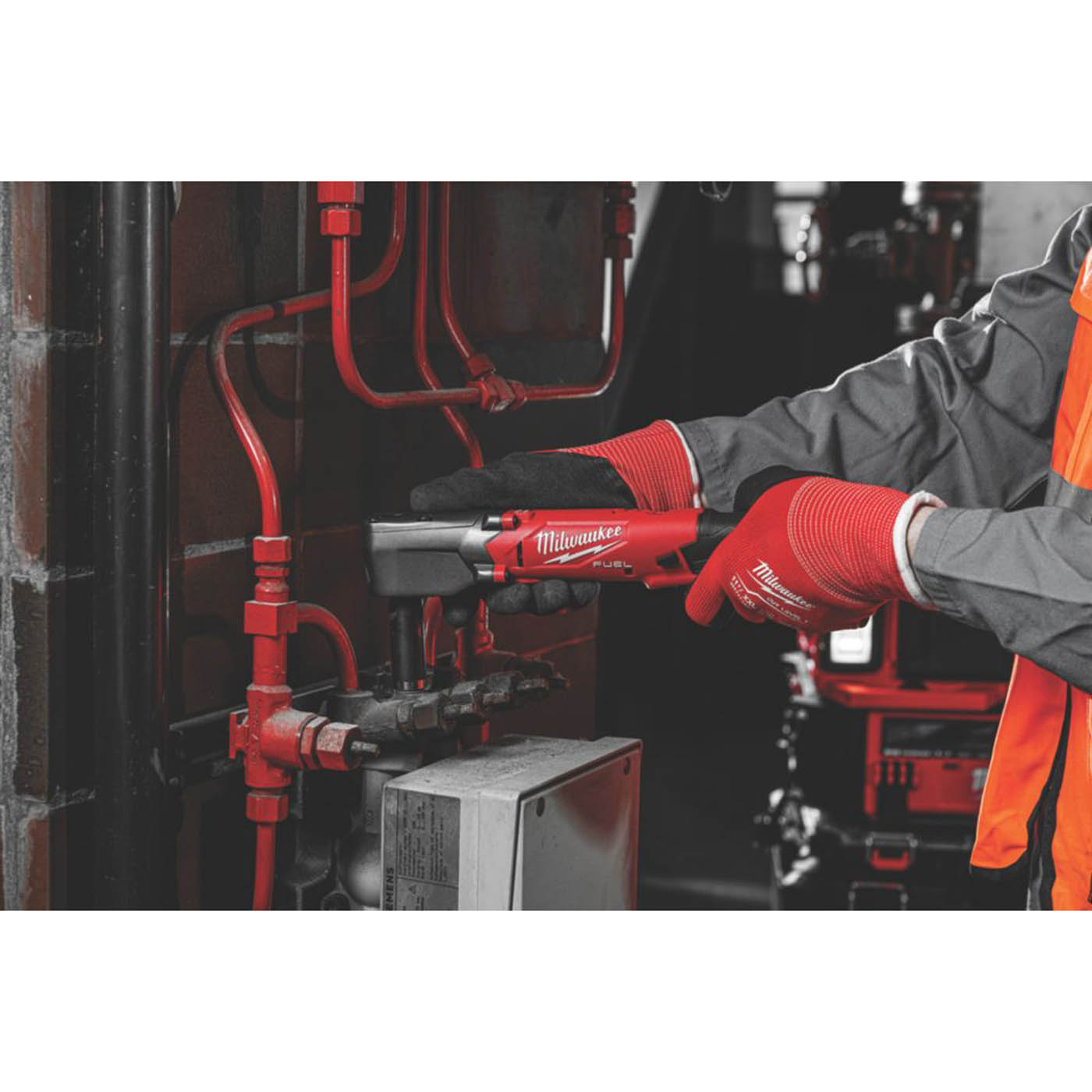 Milwaukee Right Angle Impact Wrench M12 FRAIWF38-622X FUEL 12V 2 x 2.0/6.0Ah 3/8" - Image 6