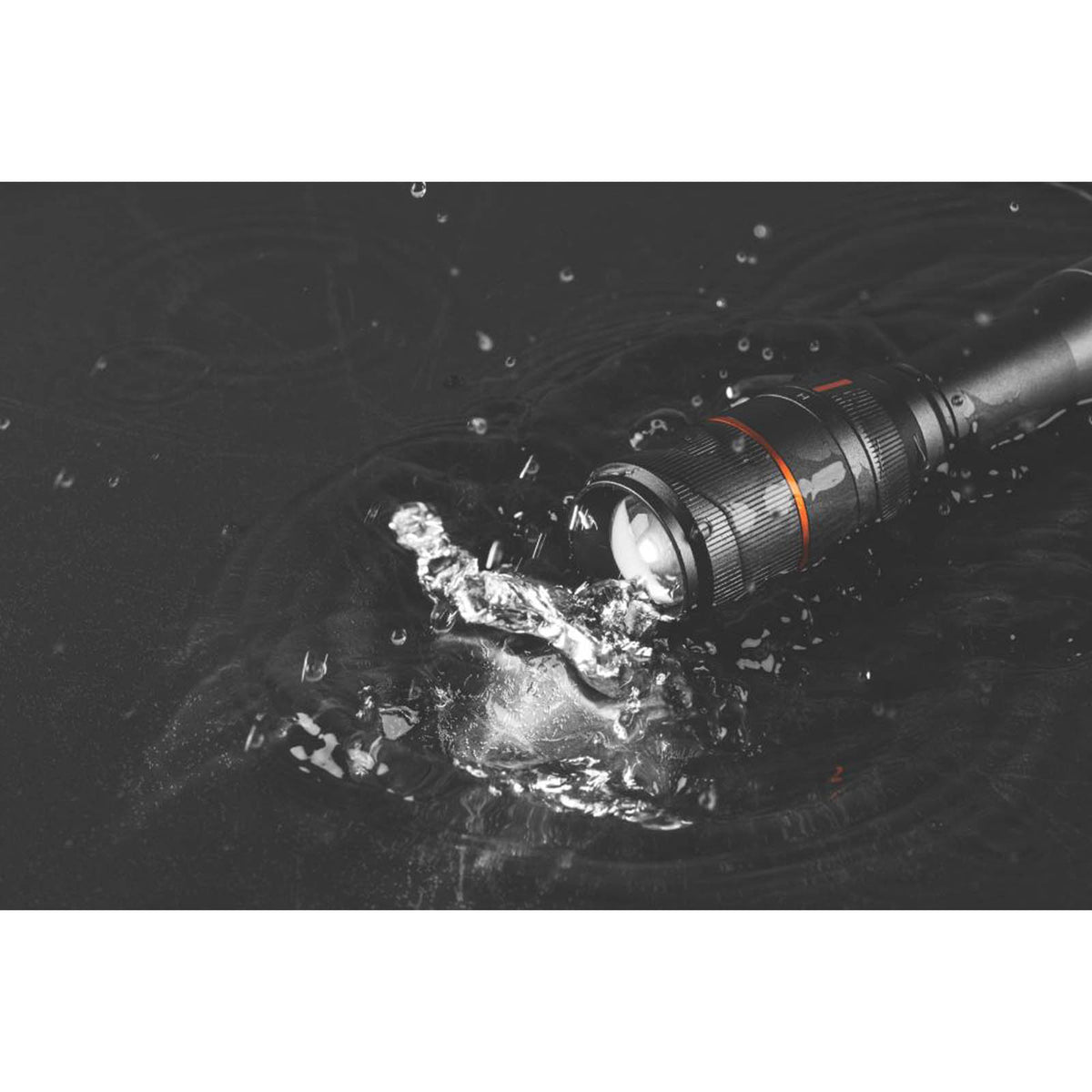Nebo Davinci 1000 Rechargeable LED Handheld Torch Grey 1000lm - Image 3