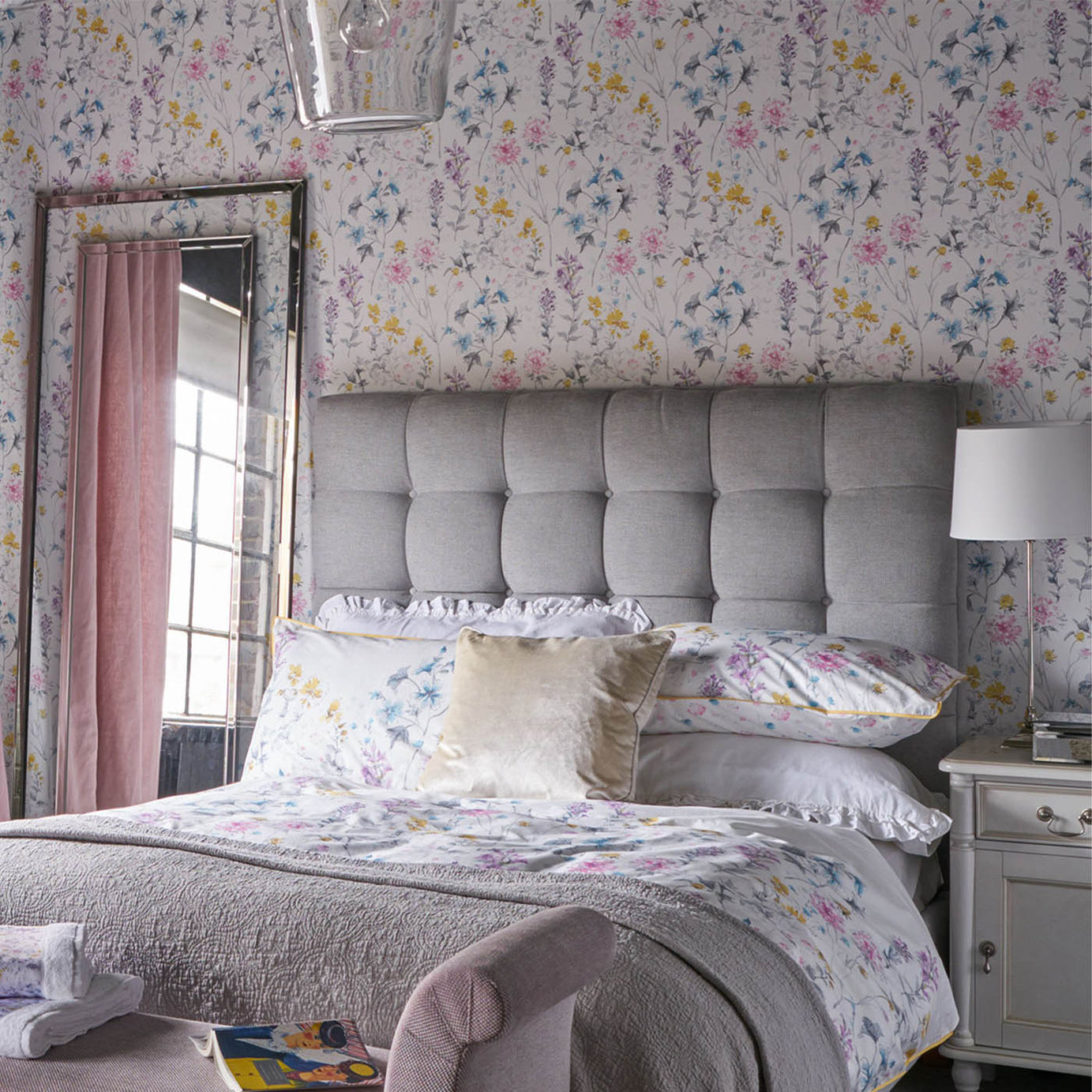 Laura Ashley Wallpaper Abstract Multicolour Wild Meadow Smooth Washable 5.2m² - Image 3