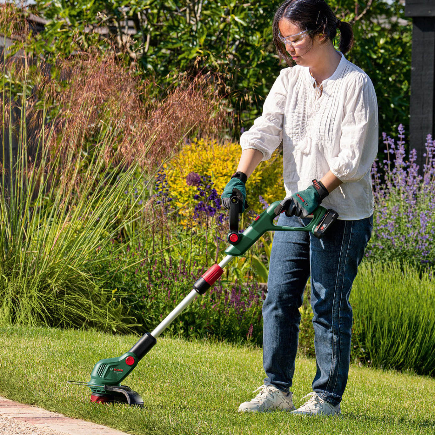 Bosch UniversalGrassCut 18V Cordless Grass trimmer (Bare Tool) - 18V-26-500 - Image 4