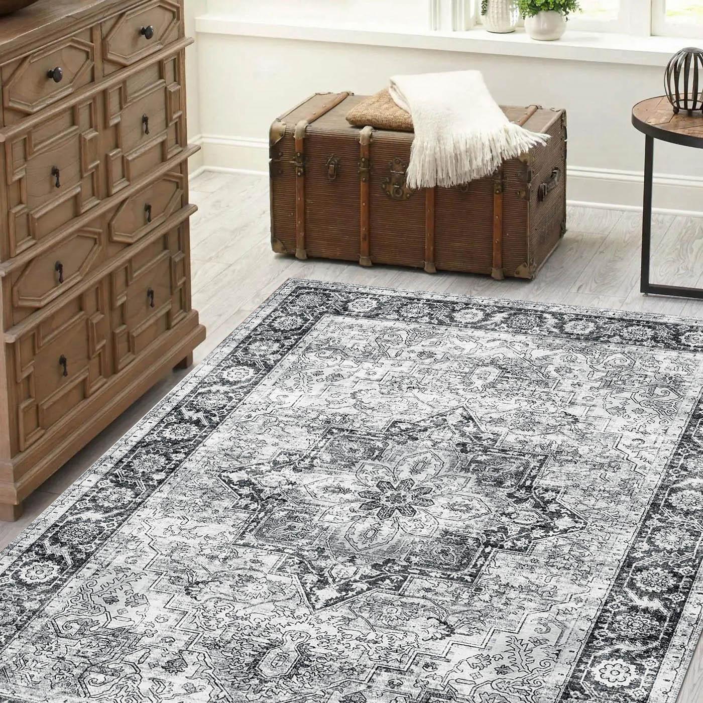 Persian Chenille Grey Traditional Medium Rug, (L)170cm x (W)120cm - Image 3