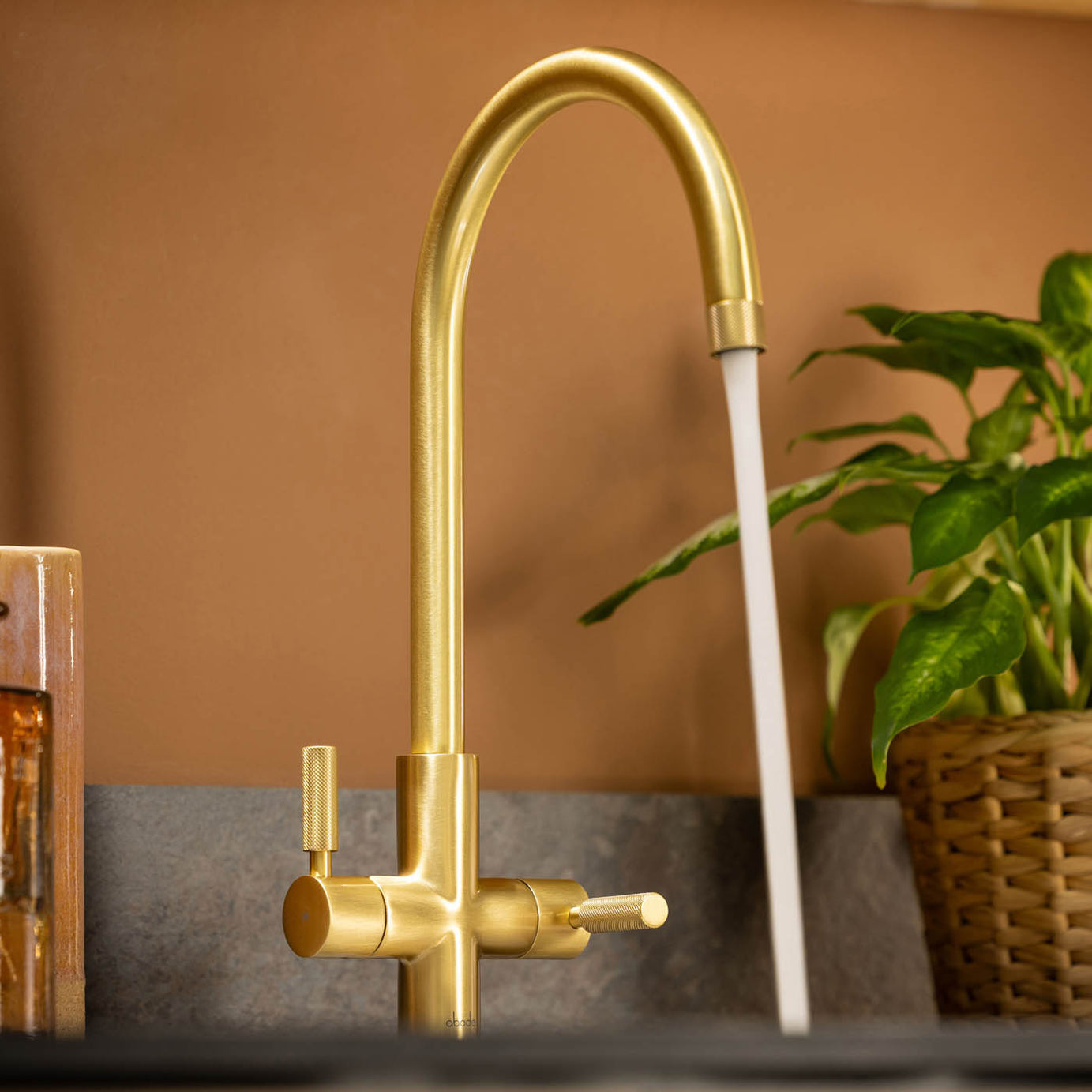 Abode Kitchen Sink Tap Mono Mixer Brass Effect Dual Lever Swivel Spout Faucet - Image 3