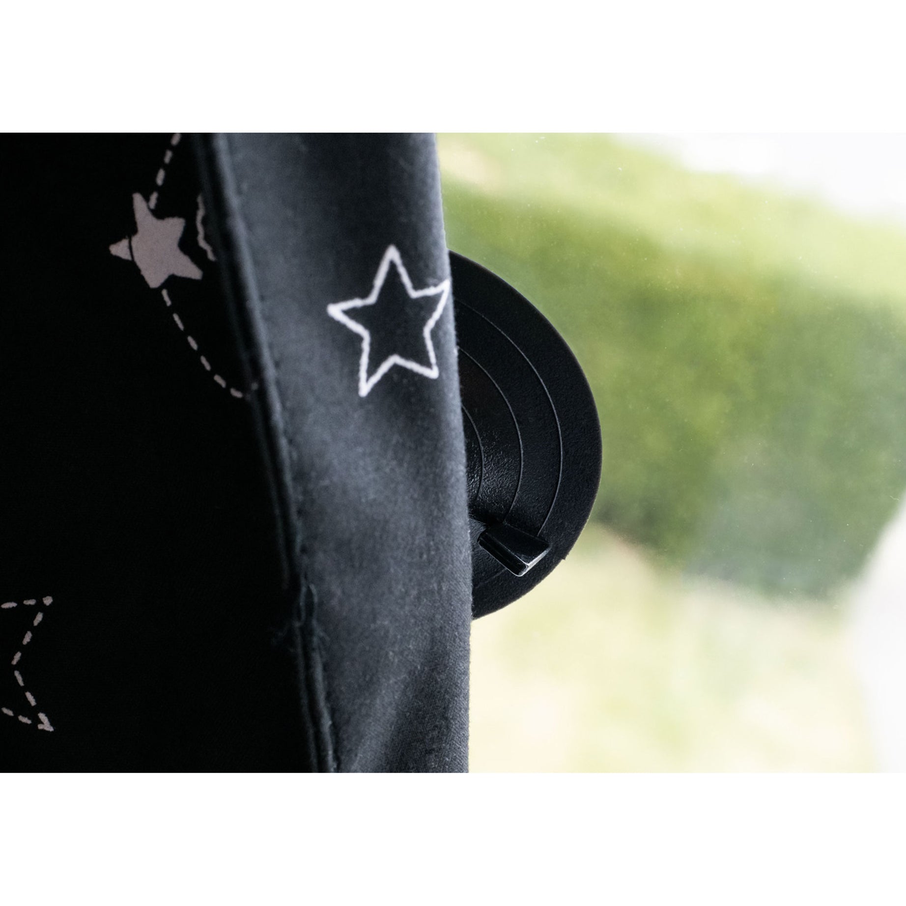 Tommee Tippee Portable Blackout Blind with Suction Cups Regular 125 x 99cm - Image 5