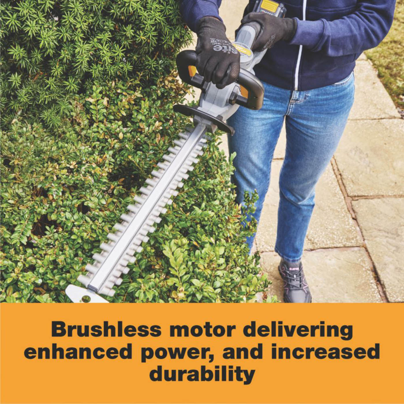 Titan  TTI1206GHT 45cm 18V 1 x 2.0Ah Li-Ion TXP Brushless Cordless Hedge Trimmer - Image 4