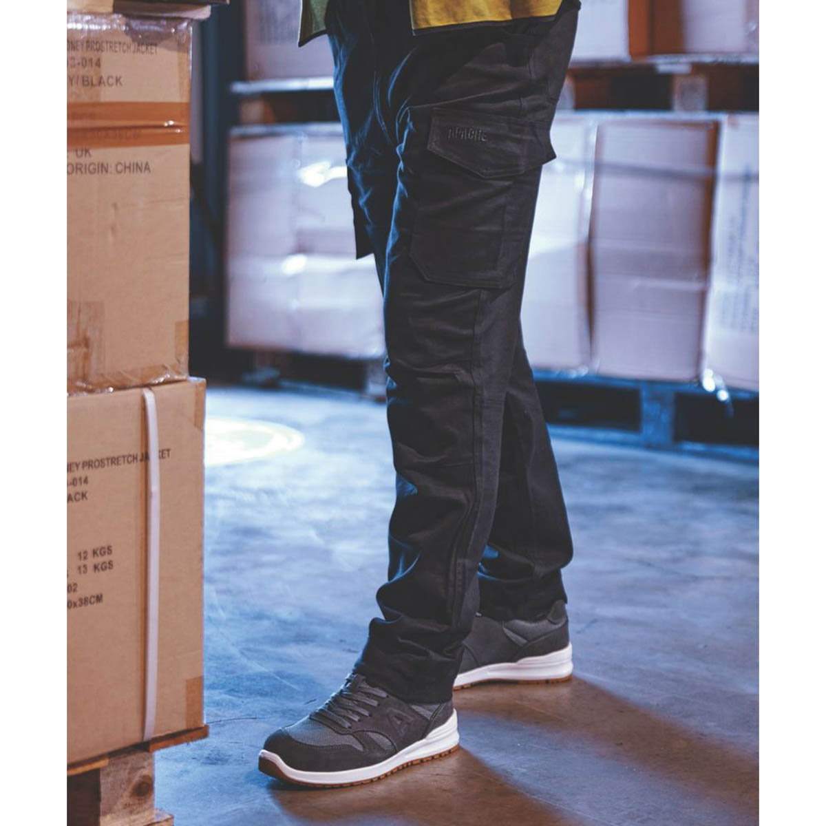 Apache Work Trousers Mens Slim Fit Black Lightweight Multi Pockets 42"W 29"L - Image 2