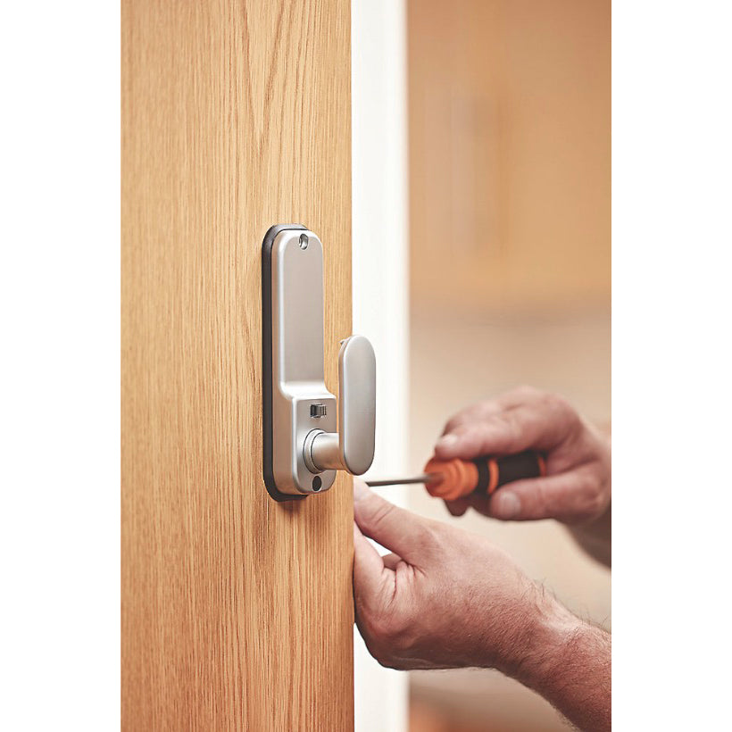 Smith and Locke Push Button Door Lock Key Pad 35mm Satin Silver 4-6 Digit Code - Image 2