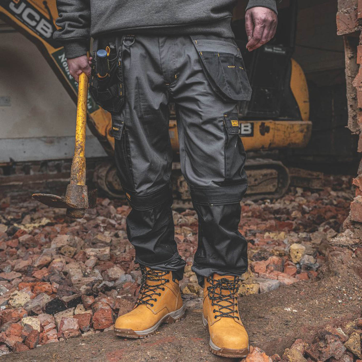 DeWalt Work Trousers Mens Slim Fit Black Breathable Multi Pockets Cargo 32W 29L - Image 3