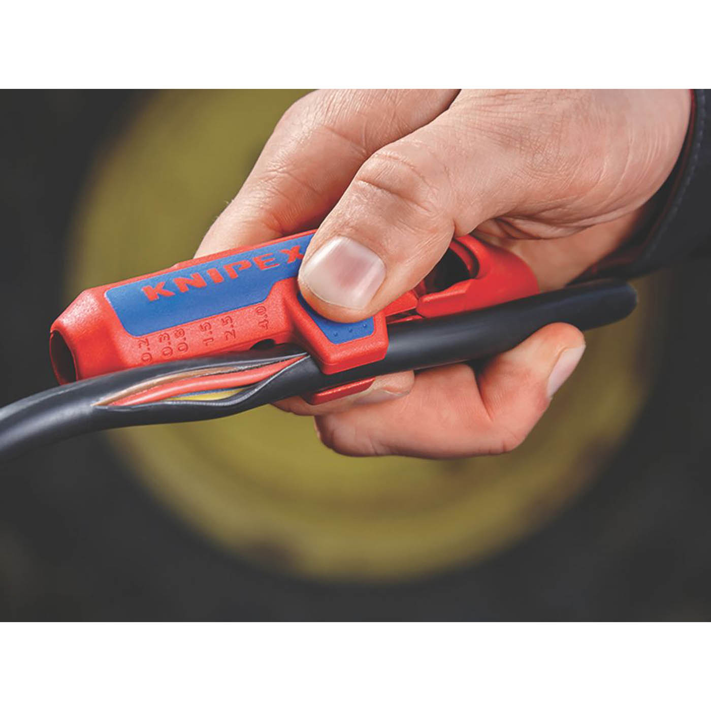 Wire Stripping Tool Universal Right-Handed Coax And Data Cable 5.3" (135mm) - Image 6